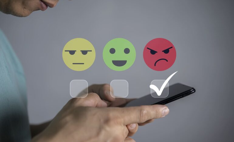 Jak odpowiadać na negatywne opinie w Internecie? – 10 przykładów